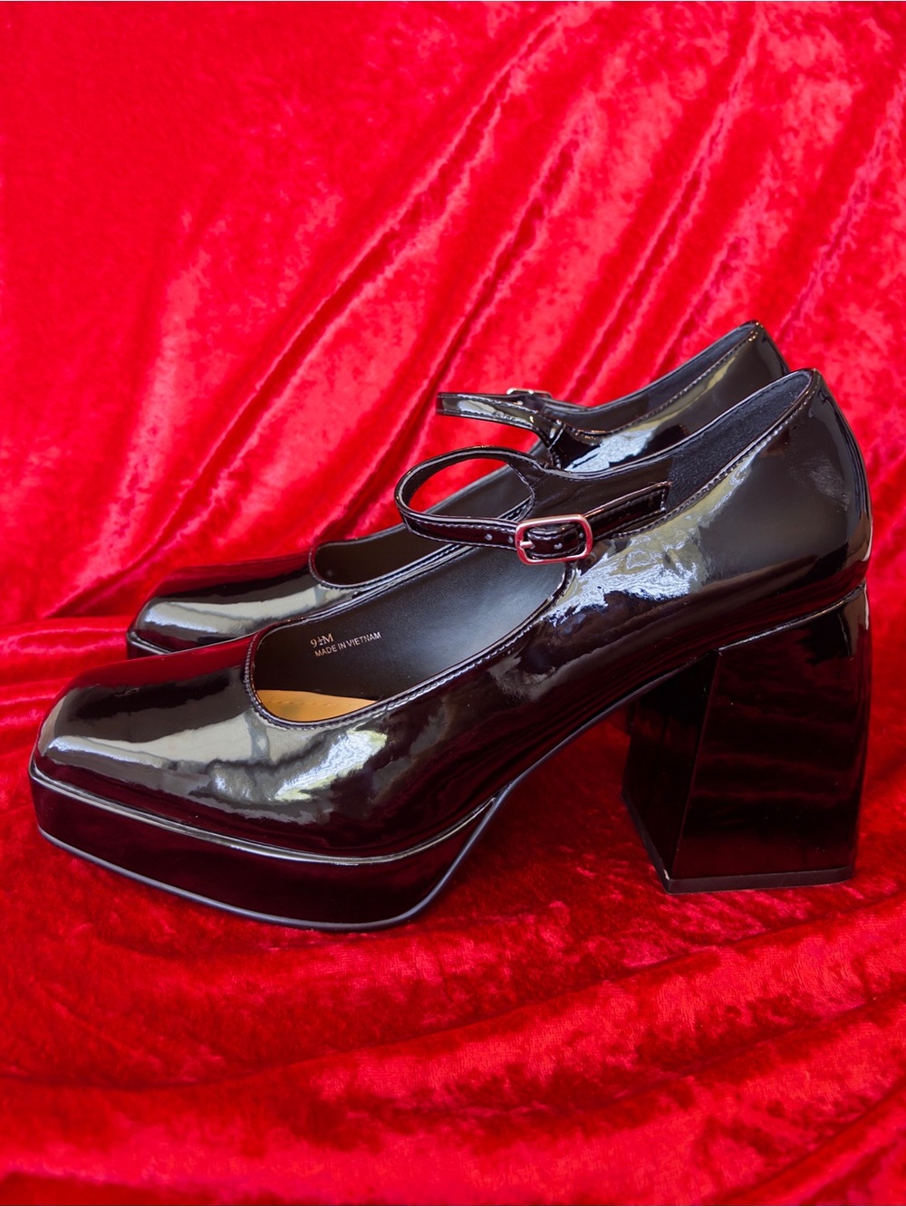 Mary Jane Block Heel Pumps in Black